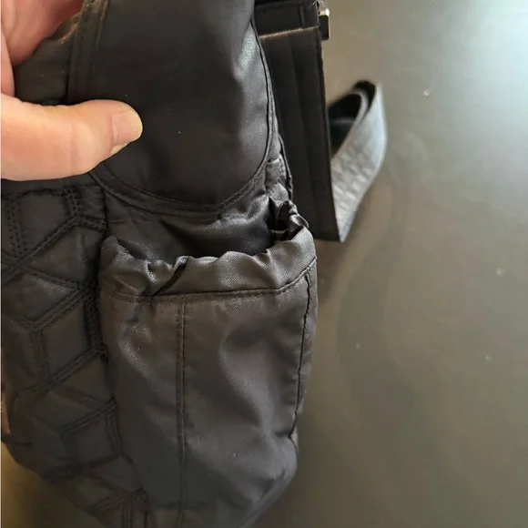 LUG “camper” medium crossbody/shoulder bag. Like new condition, shows no wear. - Picture 6 of 9